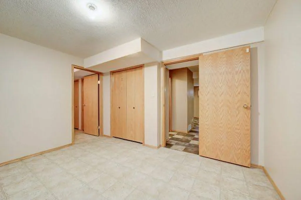 23 Niska Place W Lethbridge AB T1K 6G9