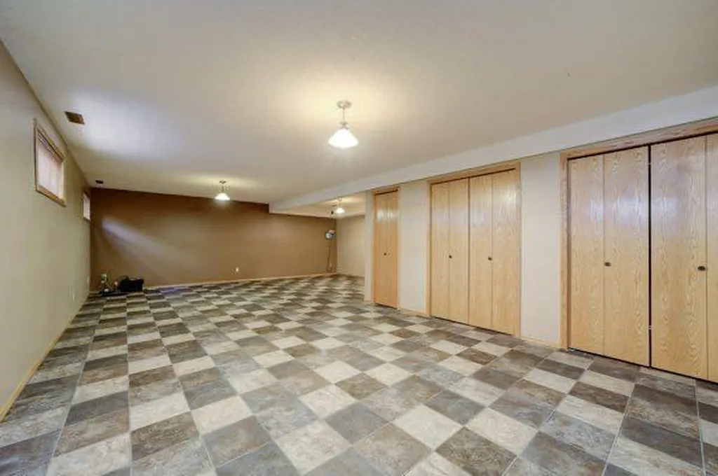 23 Niska Place W Lethbridge AB T1K 6G9