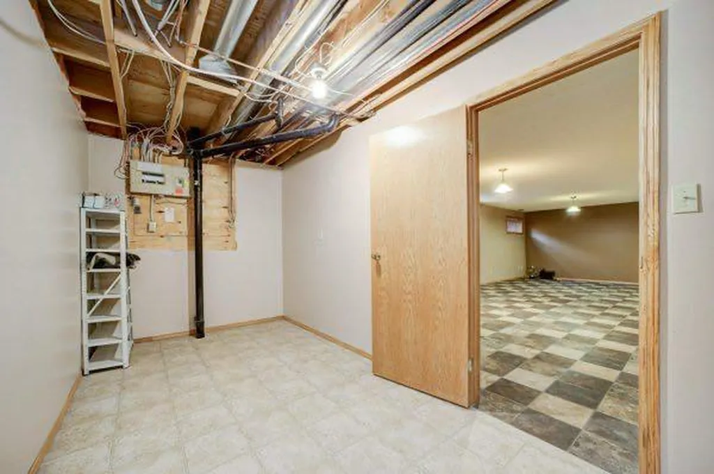 23 Niska Place W Lethbridge AB T1K 6G9