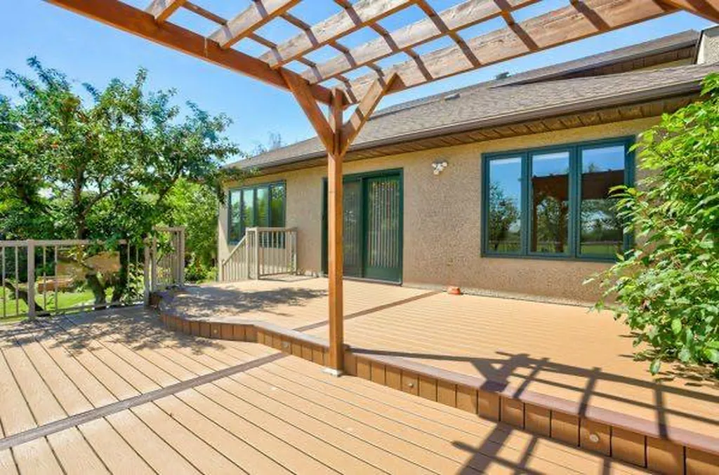 23 Niska Place W Lethbridge AB T1K 6G9