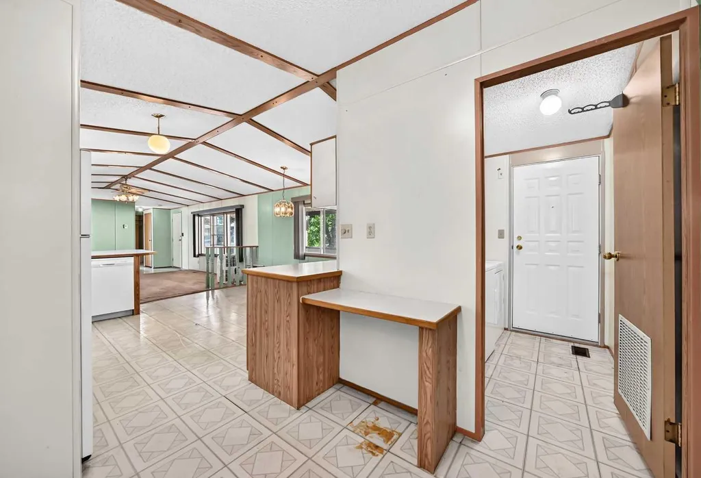 3218 Burroughs Manor NE Calgary AB T1Y 6K2