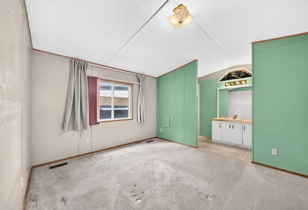 3218 Burroughs Manor NE Calgary AB T1Y 6K2