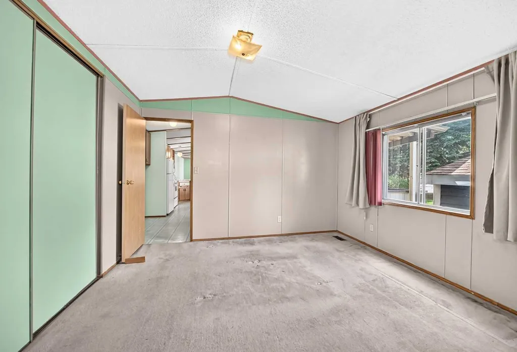 3218 Burroughs Manor NE Calgary AB T1Y 6K2