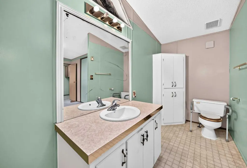 3218 Burroughs Manor NE Calgary AB T1Y 6K2