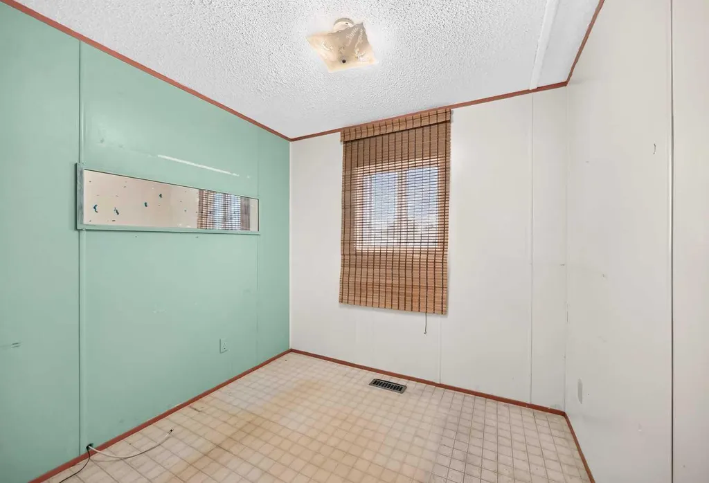 3218 Burroughs Manor NE Calgary AB T1Y 6K2