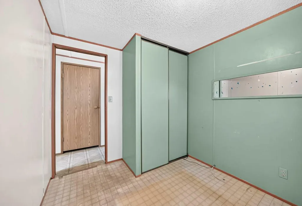 3218 Burroughs Manor NE Calgary AB T1Y 6K2