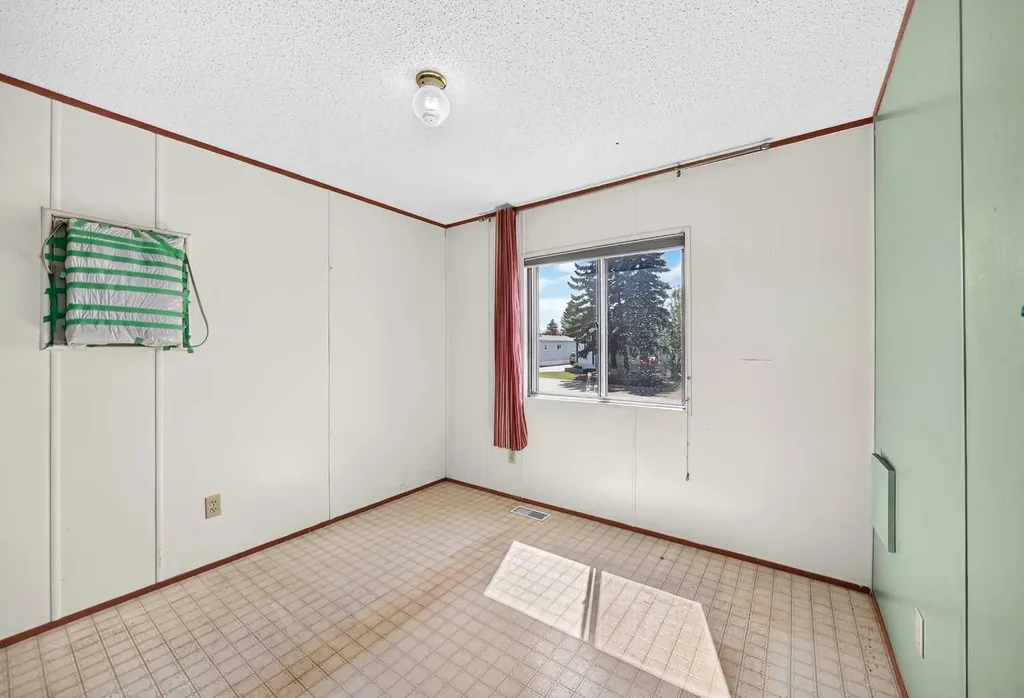 3218 Burroughs Manor NE Calgary AB T1Y 6K2