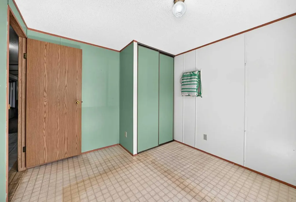 3218 Burroughs Manor NE Calgary AB T1Y 6K2
