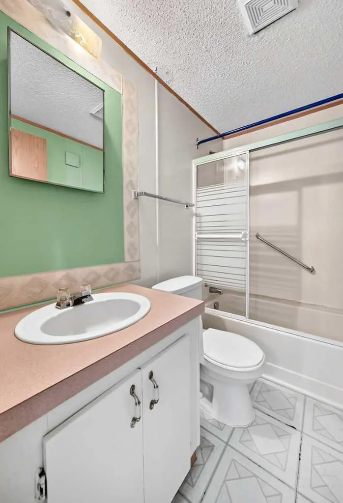 3218 Burroughs Manor NE Calgary AB T1Y 6K2
