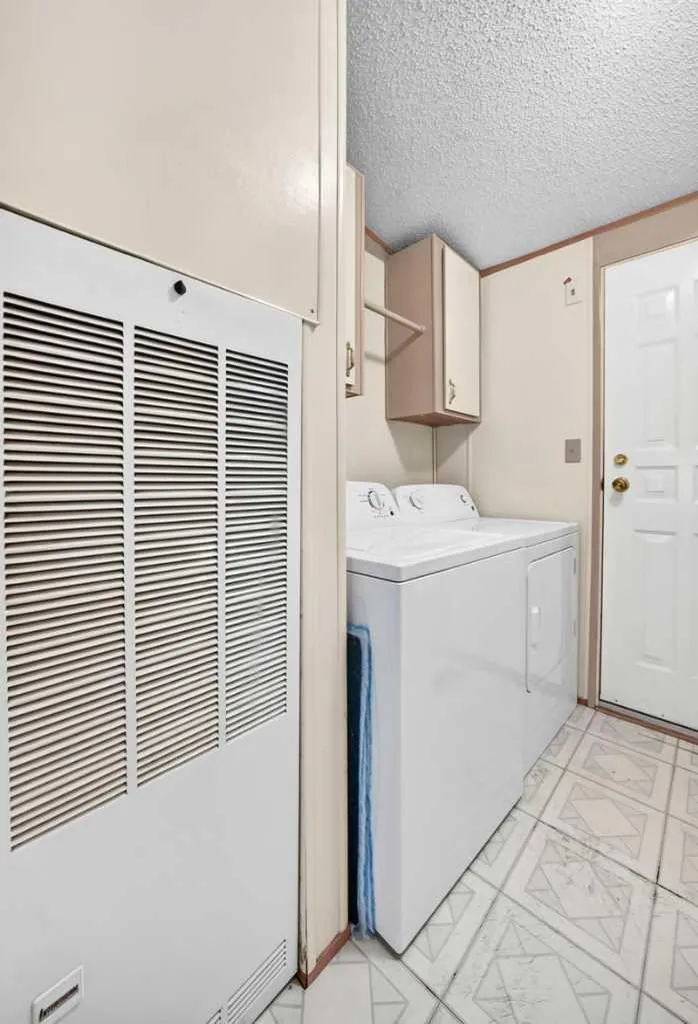 3218 Burroughs Manor NE Calgary AB T1Y 6K2