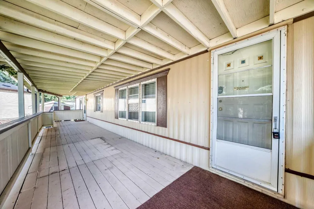 3218 Burroughs Manor NE Calgary AB T1Y 6K2