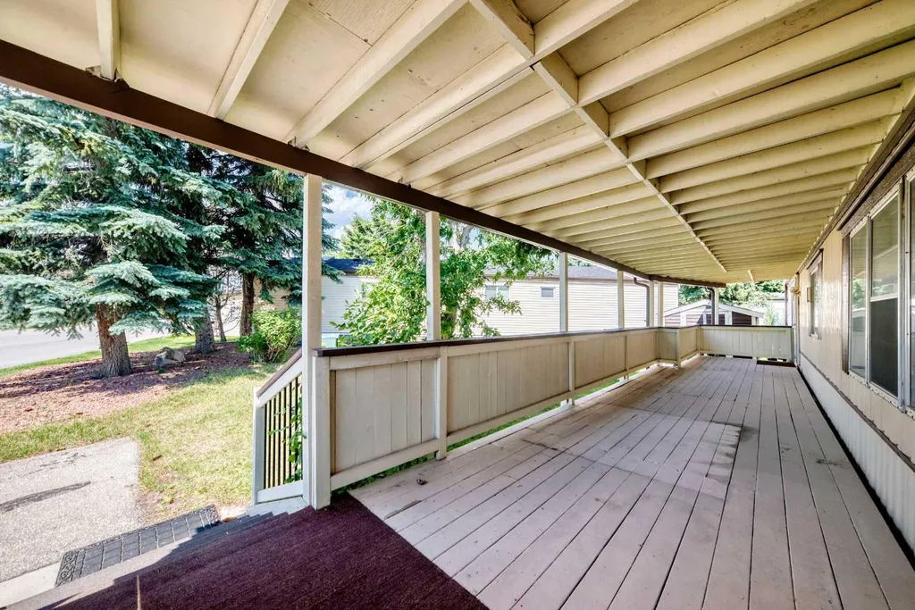 3218 Burroughs Manor NE Calgary AB T1Y 6K2