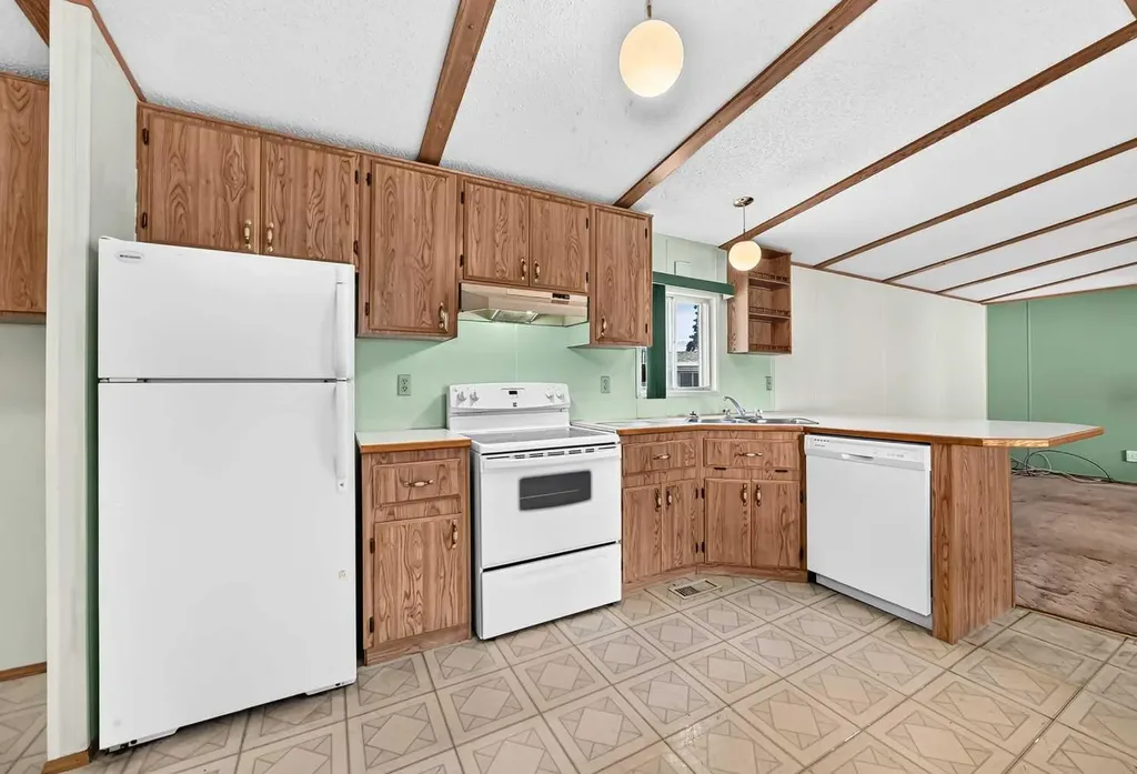 3218 Burroughs Manor NE Calgary AB T1Y 6K2