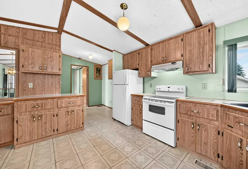 3218 Burroughs Manor NE Calgary AB T1Y 6K2