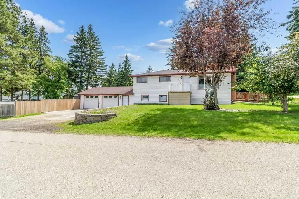 4719 46 Avenue Sylvan Lake AB T4S 1L4