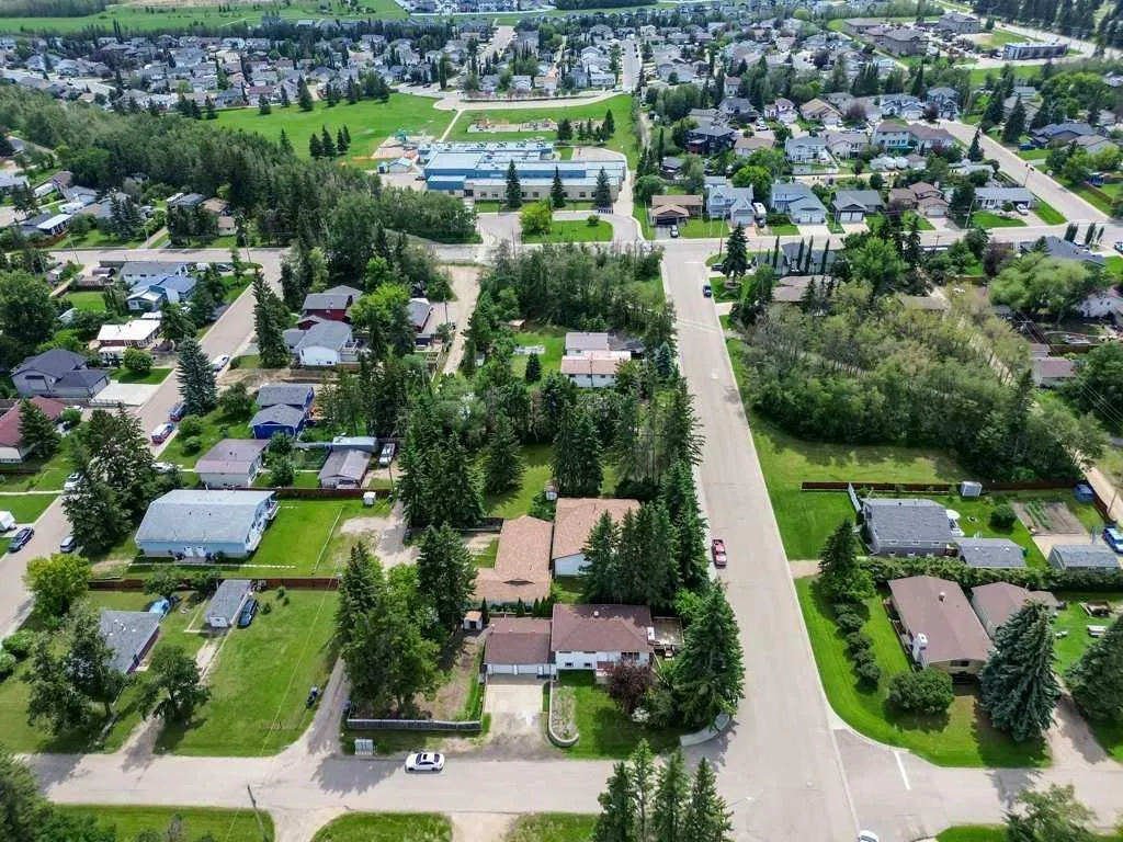 4719 46 Avenue Sylvan Lake AB T4S 1L4