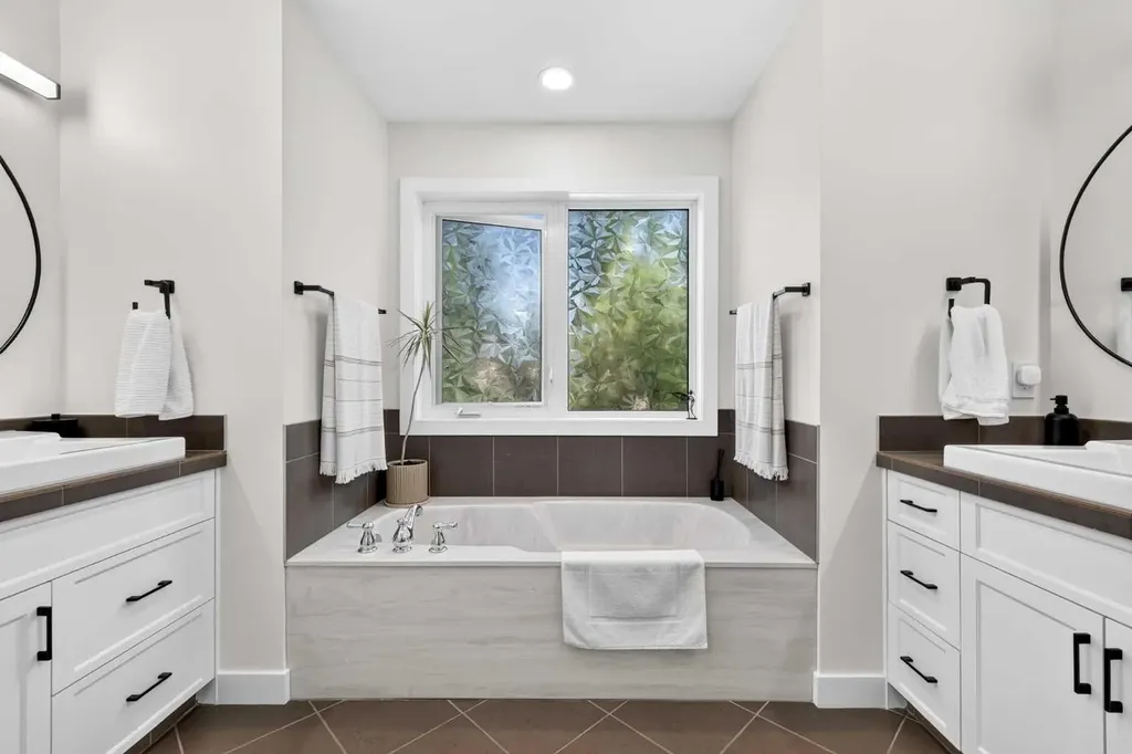 1839 Evergreen Drive SW Calgary AB T2Y5B1