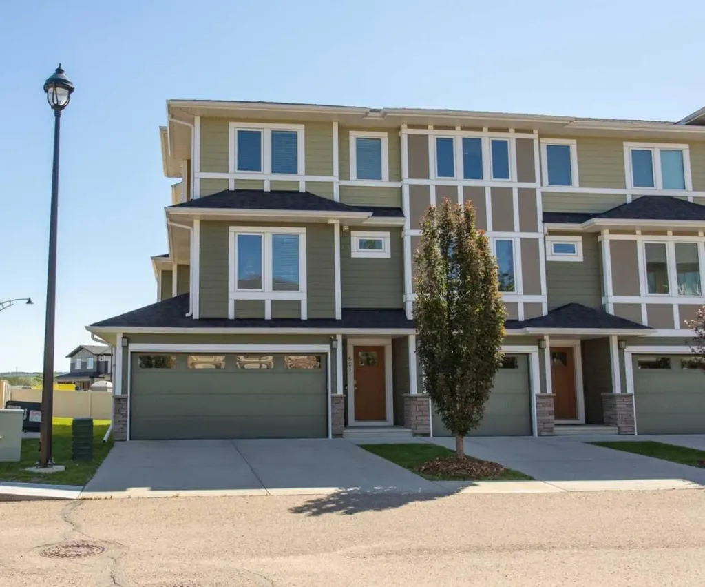 339 Viscount Drive Red Deer AB T4R0S2
