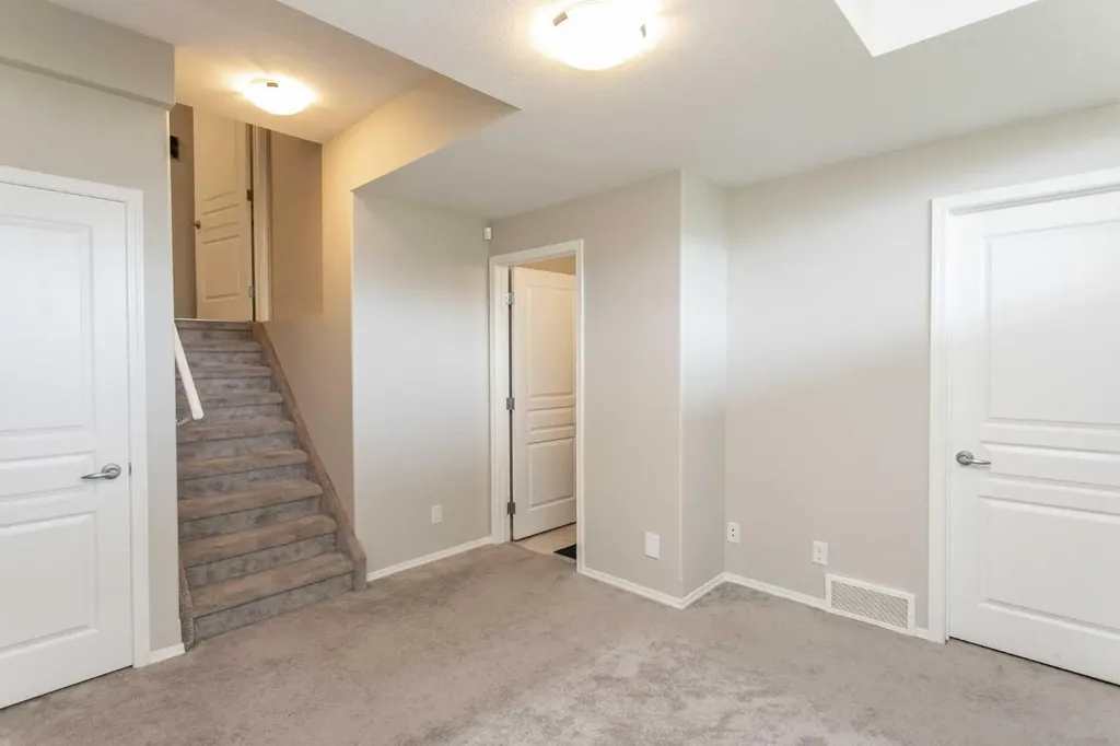 339 Viscount Drive Red Deer AB T4R0S2