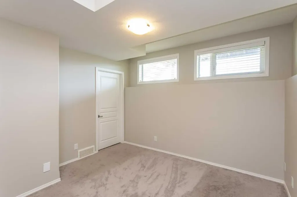 339 Viscount Drive Red Deer AB T4R0S2