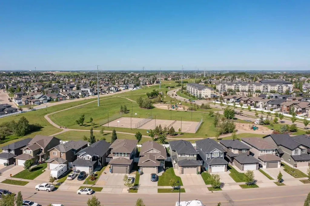 339 Viscount Drive Red Deer AB T4R0S2