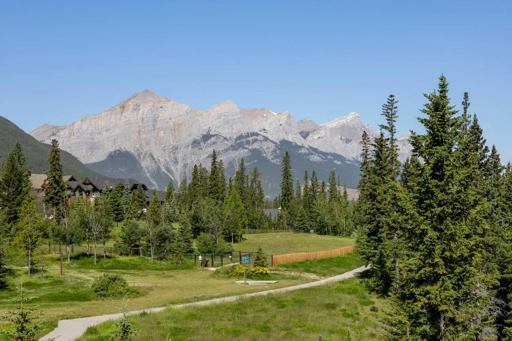 309 Riva Place Canmore AB T1W 3L4