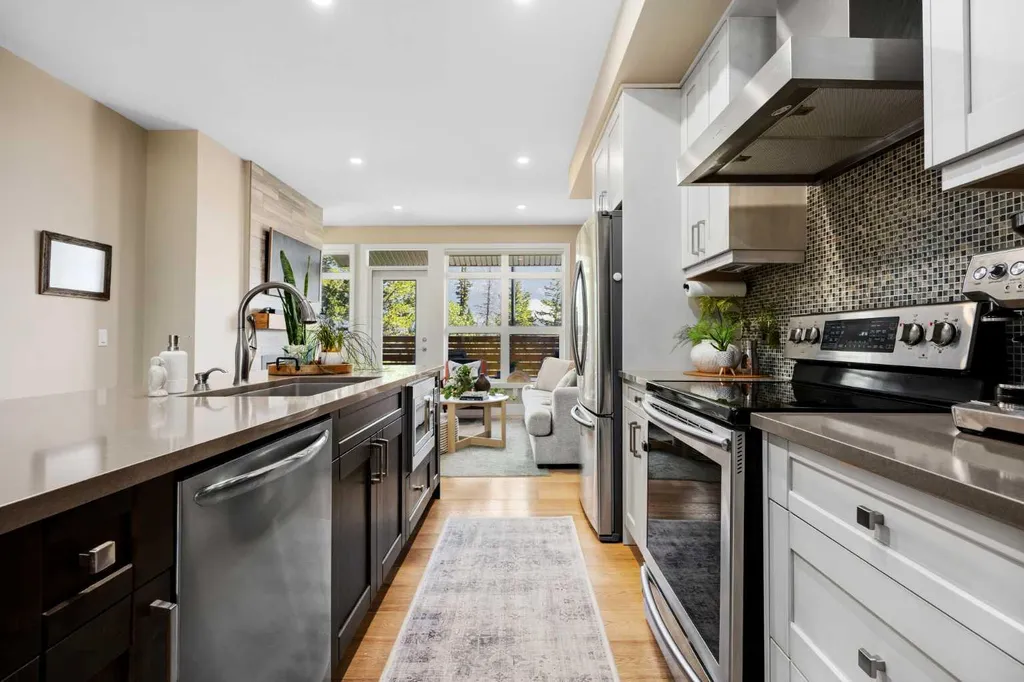 309 Riva Place Canmore AB T1W 3L4
