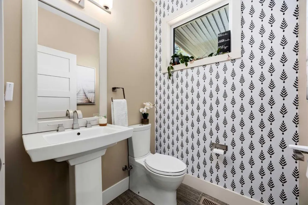 309 Riva Place Canmore AB T1W 3L4