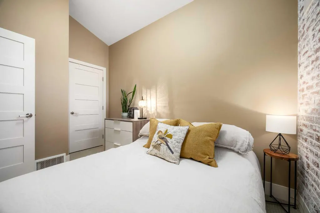 309 Riva Place Canmore AB T1W 3L4