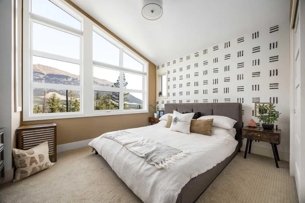 309 Riva Place Canmore AB T1W 3L4
