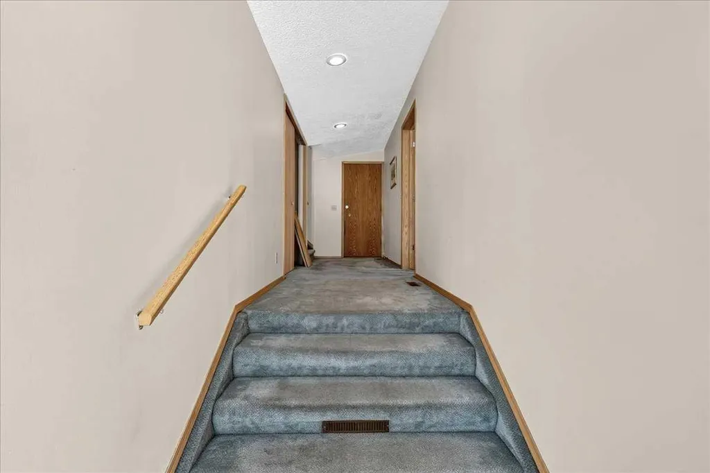 6403 Larkspur Way SW Calgary AB T3E 5P9