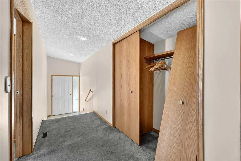 6403 Larkspur Way SW Calgary AB T3E 5P9