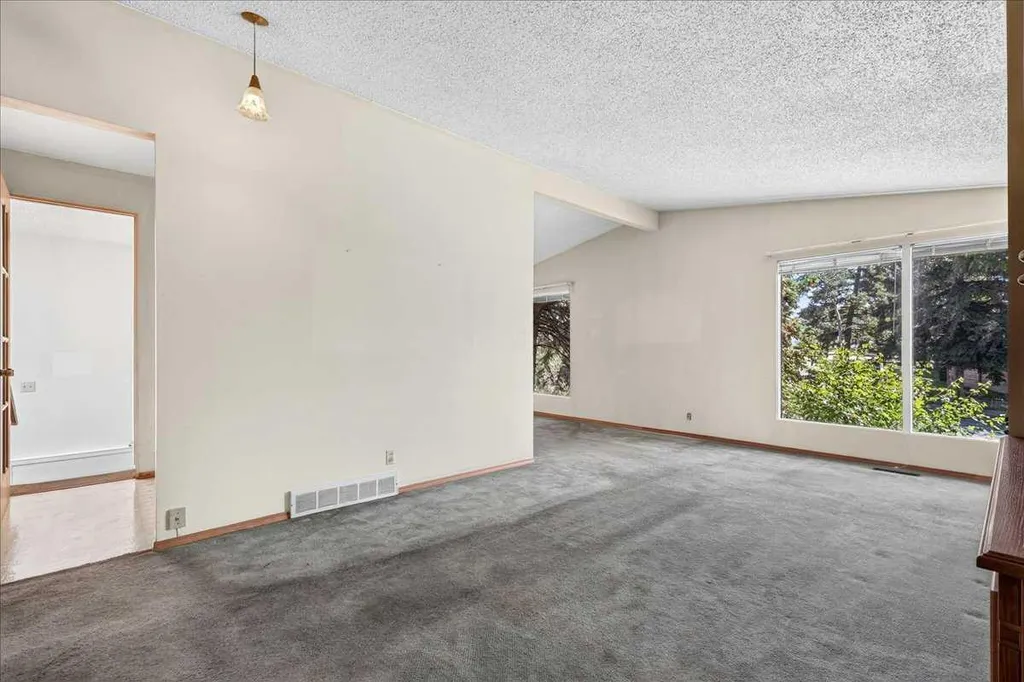 6403 Larkspur Way SW Calgary AB T3E 5P9
