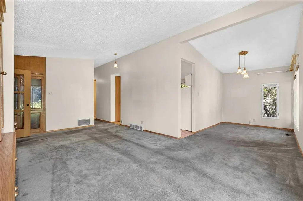 6403 Larkspur Way SW Calgary AB T3E 5P9