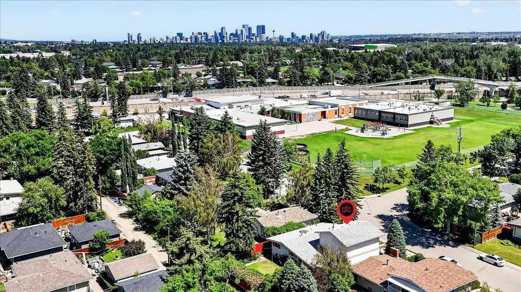 6403 Larkspur Way SW Calgary AB T3E 5P9