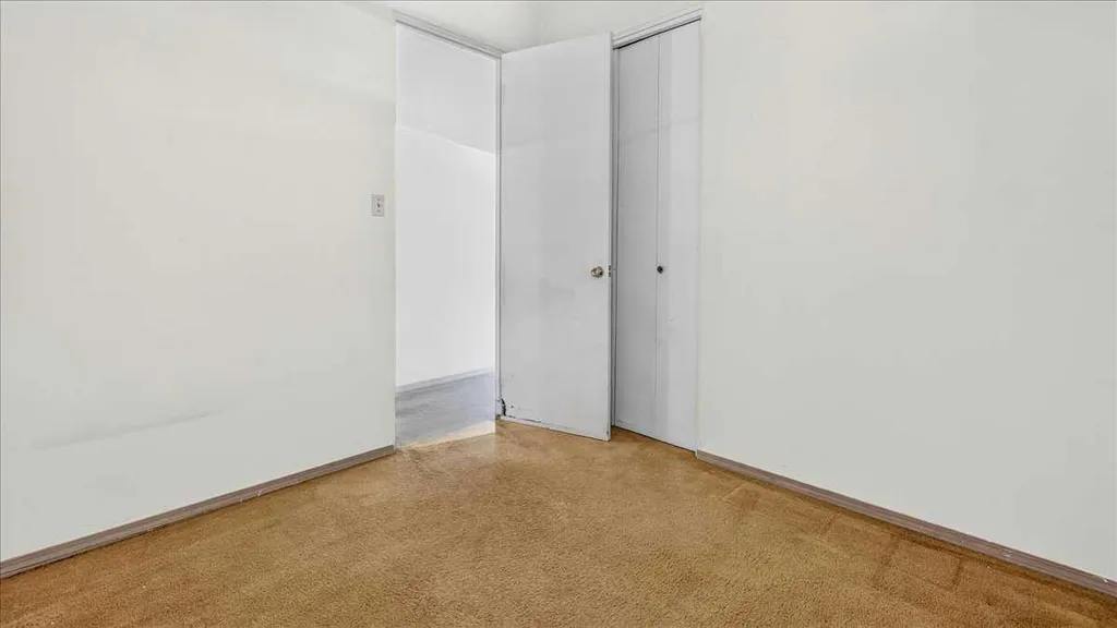 6403 Larkspur Way SW Calgary AB T3E 5P9