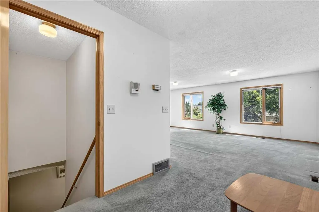 6403 Larkspur Way SW Calgary AB T3E 5P9