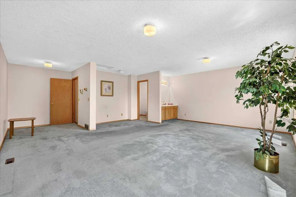 6403 Larkspur Way SW Calgary AB T3E 5P9