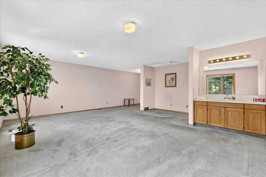 6403 Larkspur Way SW Calgary AB T3E 5P9