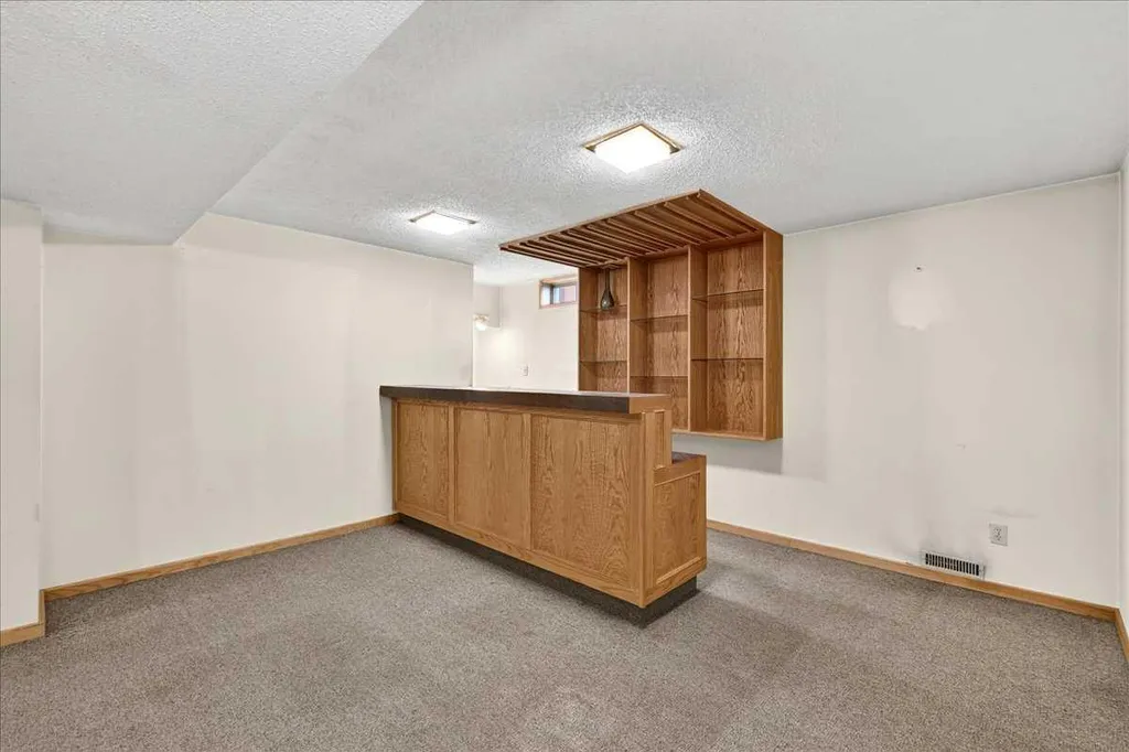 6403 Larkspur Way SW Calgary AB T3E 5P9