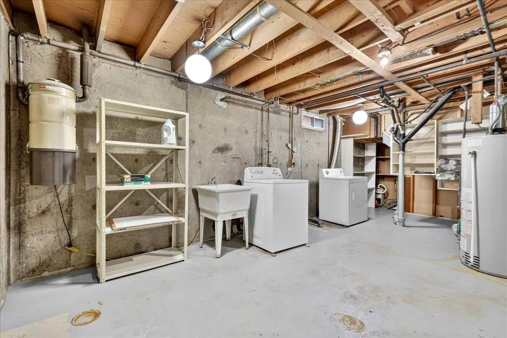 6403 Larkspur Way SW Calgary AB T3E 5P9