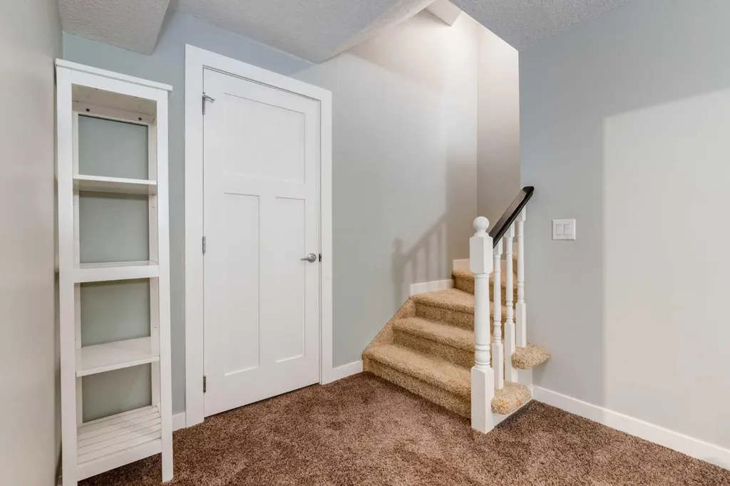 367 Woodbriar Circle SW Calgary AB T2W 6A4