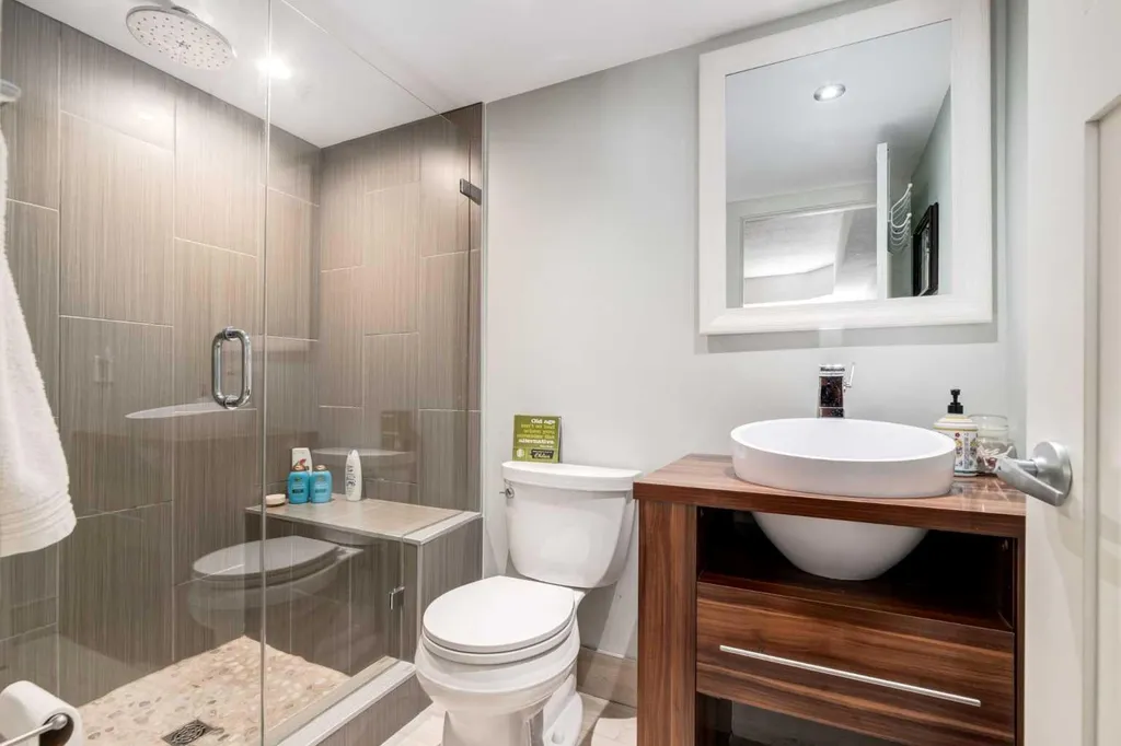 367 Woodbriar Circle SW Calgary AB T2W 6A4