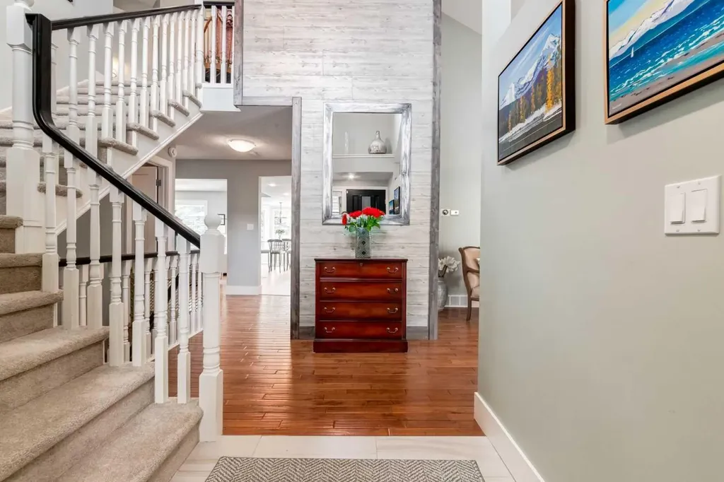 367 Woodbriar Circle SW Calgary AB T2W 6A4