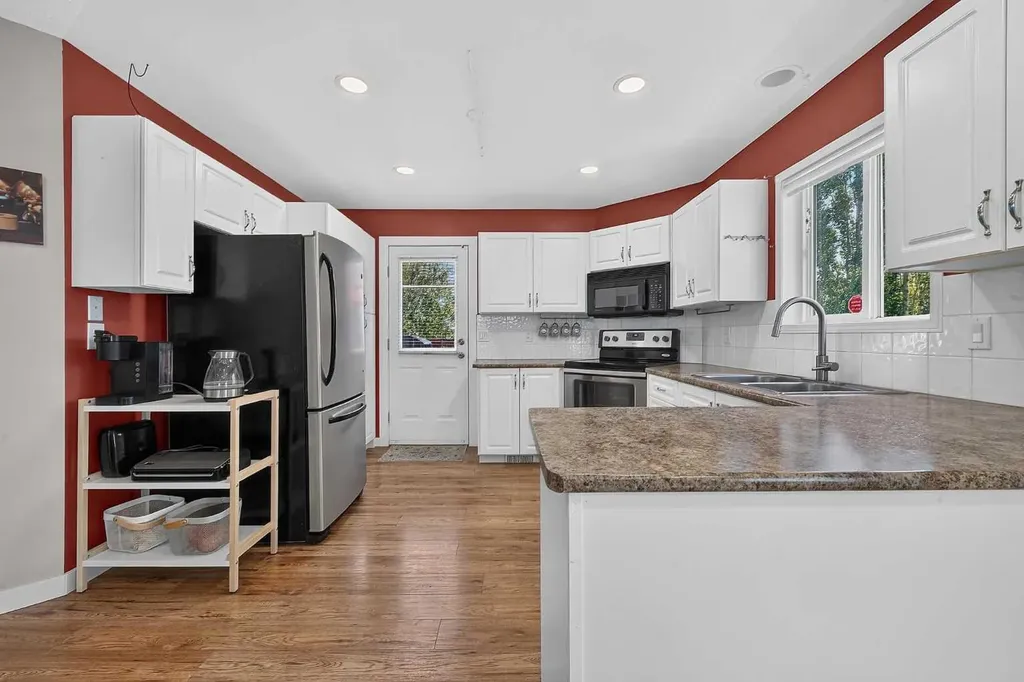 13 Canoe Close SW Airdrie AB T4B2N3