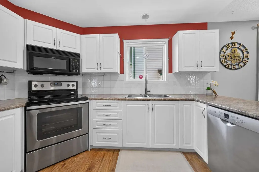 13 Canoe Close SW Airdrie AB T4B2N3