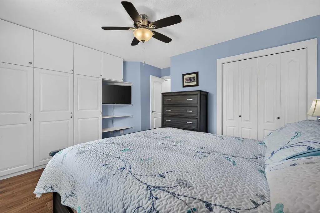 13 Canoe Close SW Airdrie AB T4B2N3