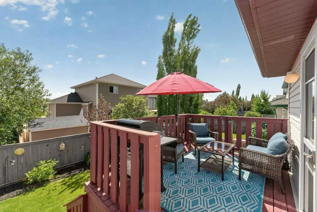 13 Canoe Close SW Airdrie AB T4B2N3