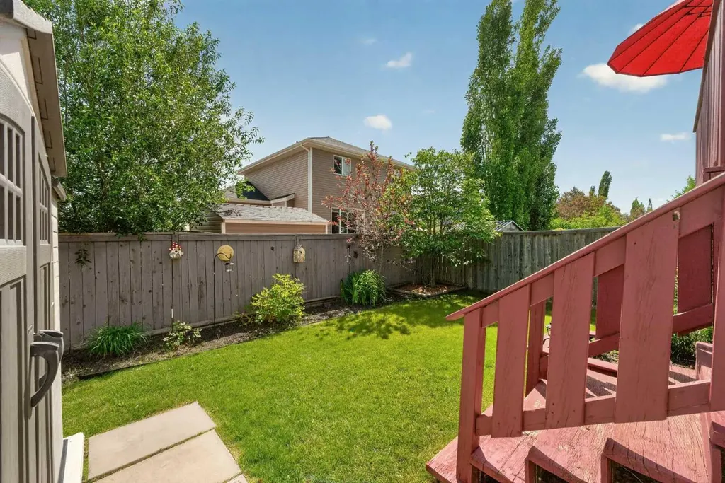 13 Canoe Close SW Airdrie AB T4B2N3