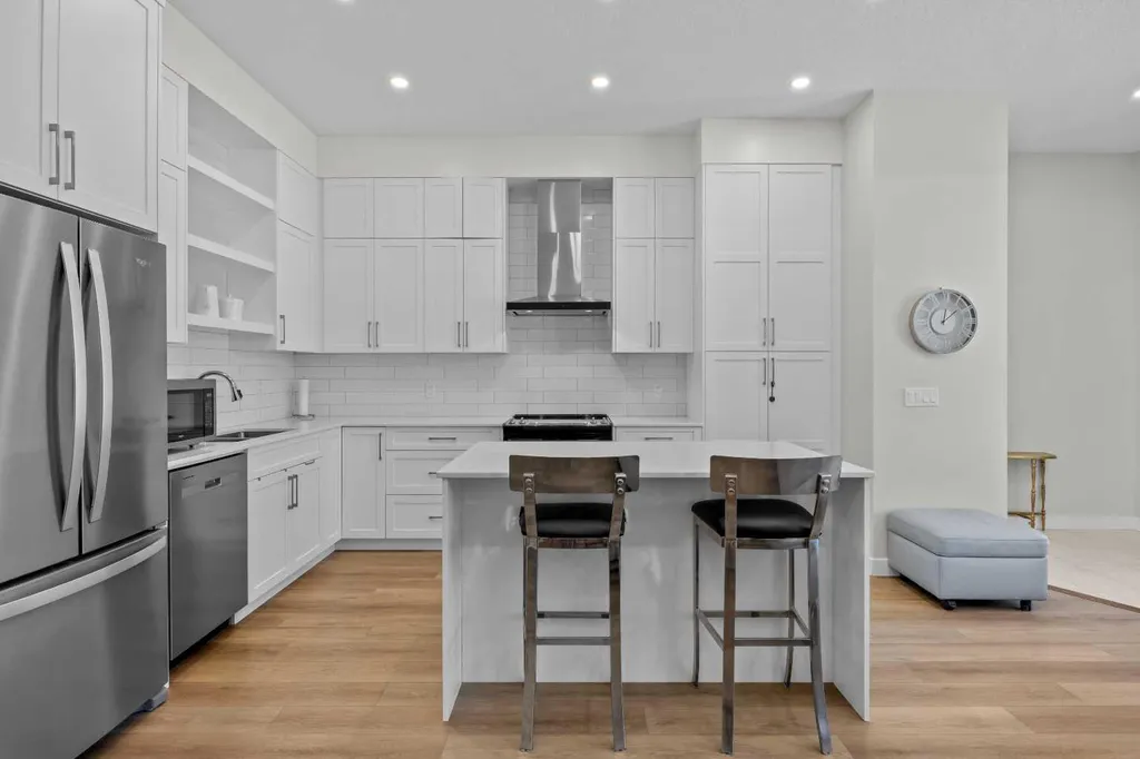 54 Iris Crescent Okotoks AB T1S 5V6